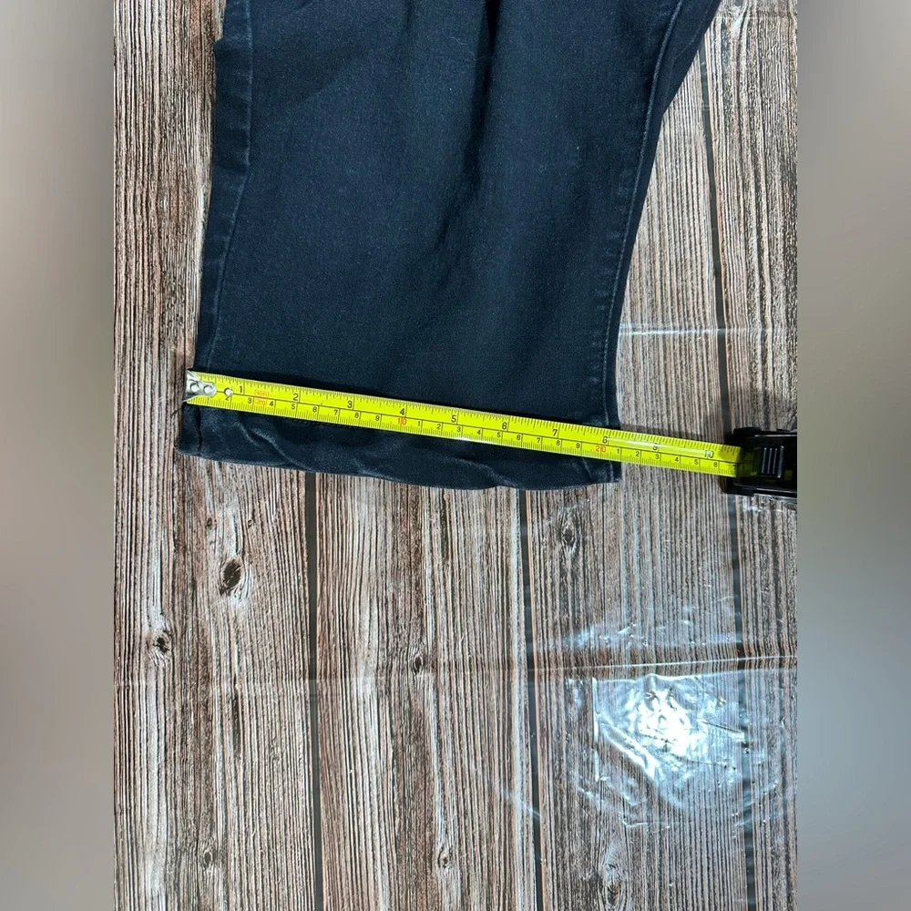 D. Jeans 20W Plus Size Black Denim Stretch Capri Jeans